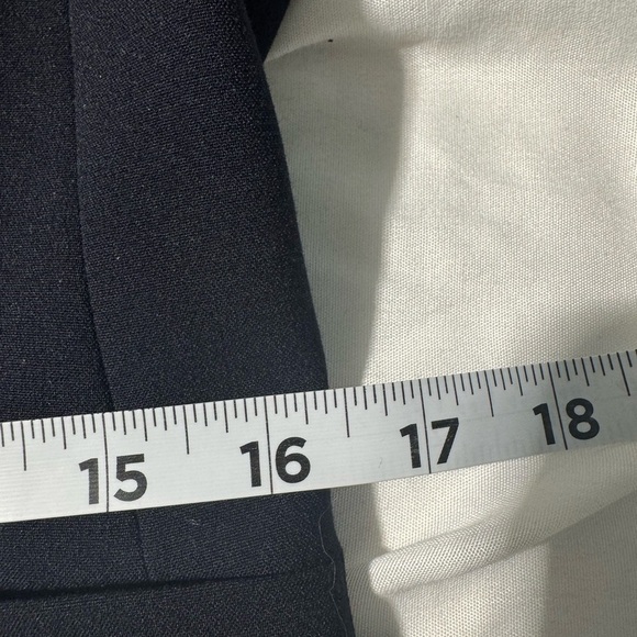 Calvin Klein Blazer 2 button Navy Blue Shoulder Pads Satin Lined Size 4 - Picture 13 of 14